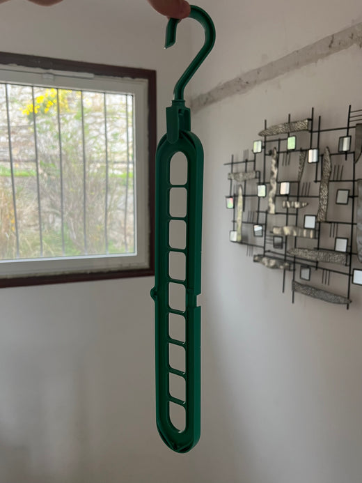 Photo du produit Hookie dans un placard