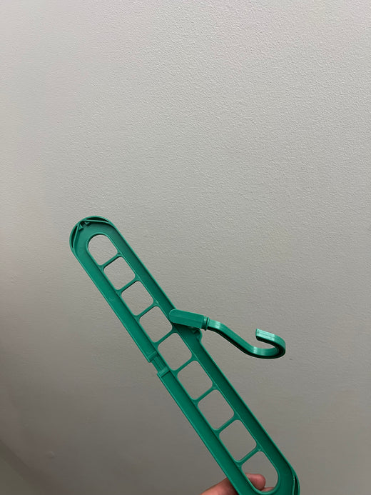 Photo du produit Hookie dans un placard